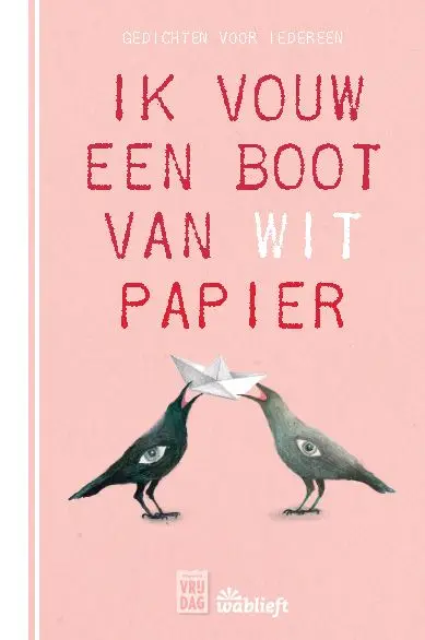 Ik vouw een boot van wit papier
